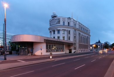 Palác Urania - foto: Petr Šmídek, 2008