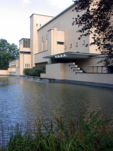 Town Hall Hilversum - foto: Petr Šmídek, 2003