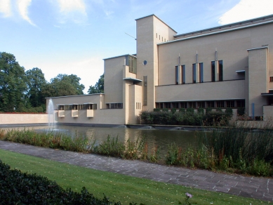 Town Hall Hilversum - foto: Petr Šmídek, 2003