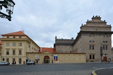 Vstupní objekt do Schwarzenberského a Salmovského paláce - foto: Petr Šmídek, 2013