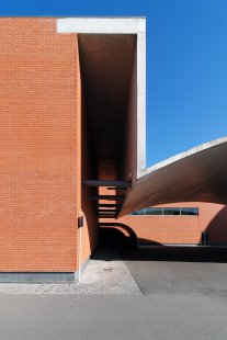 Multiuse Pavilion in Gondomar - foto: Petr Šmídek, 2011