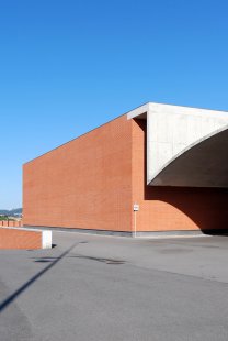 Multiuse Pavilion in Gondomar - foto: Petr Šmídek, 2011