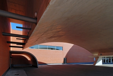 Multiuse Pavilion in Gondomar - foto: Petr Šmídek, 2011