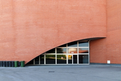 Multiuse Pavilion in Gondomar - foto: Petr Šmídek, 2011