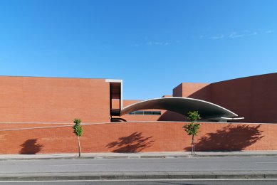 Multiuse Pavilion in Gondomar - foto: Petr Šmídek, 2011