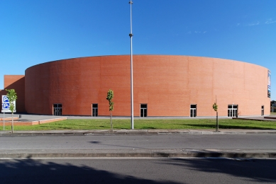 Multiuse Pavilion in Gondomar - foto: Petr Šmídek, 2011