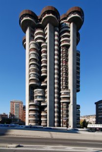 Torres Blancas - foto: Petr Šmídek, 2008