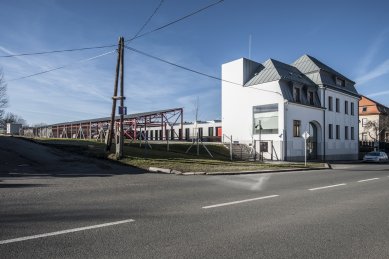 Palmovka Jihlava - Pohled ze Znojemské ulice, vlevo repasovana ocelova hala - foto: Alexander Dobrovodský