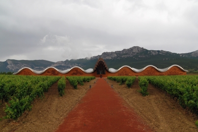 Ysios Winery - foto: Petr Šmídek, 2011