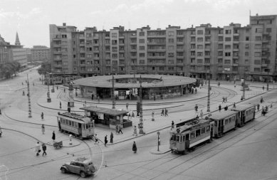Budova Houba - rekonstrukce kulturní památky - Archivní snímek - foto: FORTEPAN, 1952