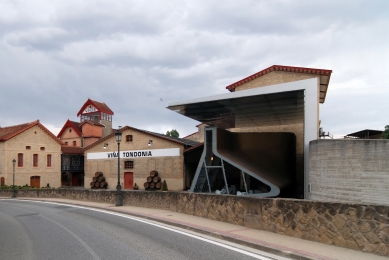 Tondonia Winery Pavilion - foto: Petr Šmídek, 2011