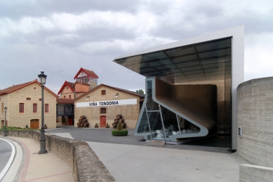 Tondonia Winery Pavilion - foto: Petr Šmídek, 2011