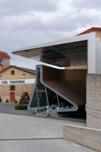 Tondonia Winery Pavilion - foto: Petr Šmídek, 2011