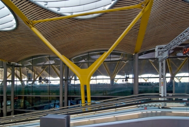 Madrid Barajas Airport - foto: Petr Šmídek, 2007