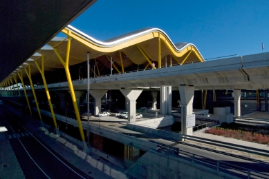 Madrid Barajas Airport - foto: Petr Šmídek, 2007