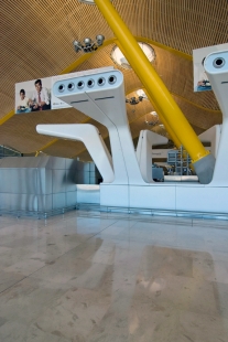 Madrid Barajas Airport - foto: Petr Šmídek, 2007