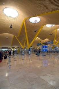 Madrid Barajas Airport - foto: Petr Šmídek, 2007