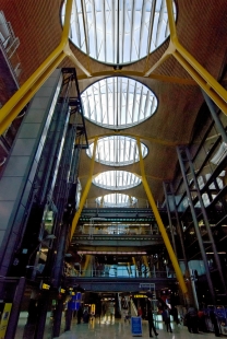 Madrid Barajas Airport - foto: Petr Šmídek, 2007