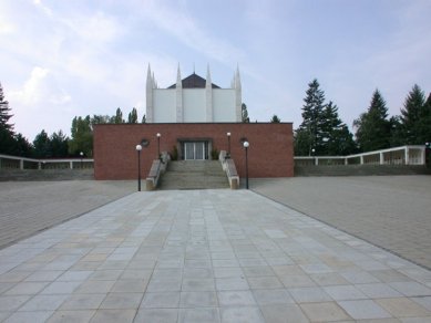 Krematorium Brno - foto: Petr Šmídek, 2003