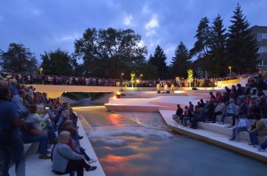 Pěší zóna ve Velenje - Představení v amfiteatru - foto: Miran Kambič