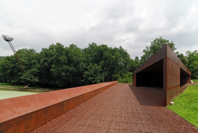 Vstupní pavilon na lehkoatletický stadion - foto: Petr Šmídek, 2011