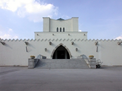 Krematorium, Vídeň - foto: Petr Šmídek, 2005