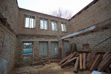 Stavební úpravy a přístavba základní školy Hovorčovice - Z průběhu realizace - foto: Ondřej Tuček