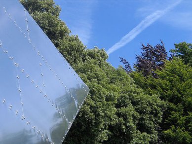 Serpentine Gallery Pavilion 2001 - Fotografie Libeskindova pavilonu postaveného dočasně v irském Corku. - foto: © flickr.com, 2005