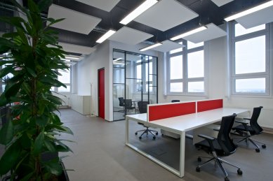 Interiér kanceláří společnosti KOVOSVIT MAS - foto: Iveta Kopicová
