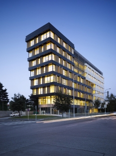 Tetris Office Building - foto: Filip Šlapal