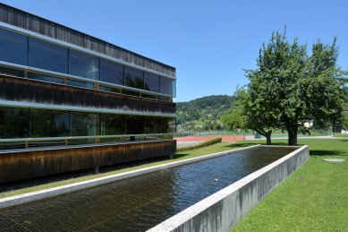 Secondary school with hall in Klaus - foto: Petr Šmídek, 2015