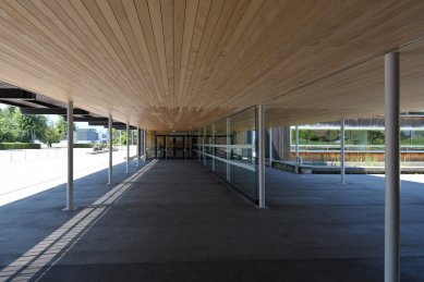 Secondary school with hall in Klaus - foto: Petr Šmídek, 2015