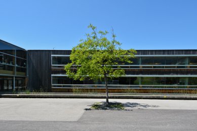 Secondary school with hall in Klaus - foto: Petr Šmídek, 2015