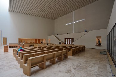 Katolický děkanský kostel sv. Trojice - foto: Petr Šmídek, 2015