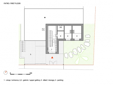 Dům mezi stromy - Půdorys patra