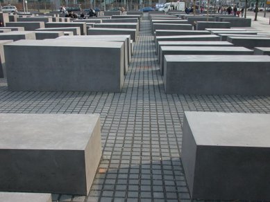Holocaust-Mahnmal - pomník všem v Evropě zavražděným Židům - foto: Petr Šmídek, 2006