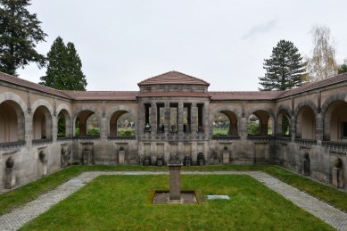 Krematorium Tolkewitz - foto: Petr Šmídek, 2013