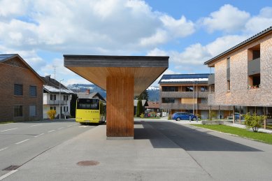 Centrální autobusová zastávka Krumbach - foto: Petr Šmídek, 2017