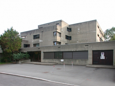 Pedagogická škola Eggenberg - foto: Petr Šmídek, 2006