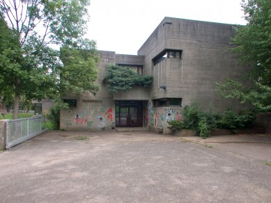 Pedagogická škola Eggenberg - foto: Petr Šmídek, 2006