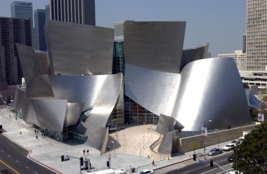 Walt Disney Concert Hall - foto: © Tom Bonner