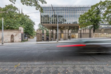 Centrum Architektury a Městského Plánování - Pohled z Vyšehradské ulice - foto: Benedikt Markel