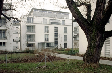 Tři bytové domy na Luzerner Ring - Pohled na severovýchodní fasádu - foto: © Jura Oplatek Architekt SIA