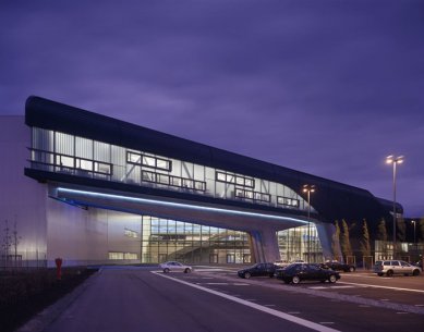 BMW Plant, Central Building - foto: © Hélène Binet