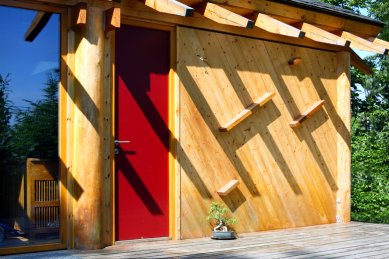 Dřevěný dům pod Červenou roklí - foto: Vavřinec Menšl