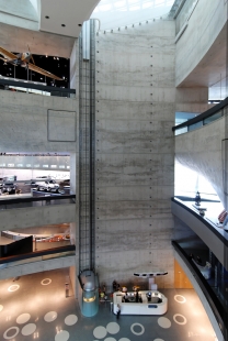 Mercedes Benz Museum - foto: Petr Šmídek, 2011