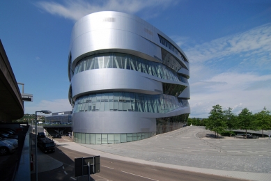 Mercedes Benz Museum - foto: Petr Šmídek, 2011