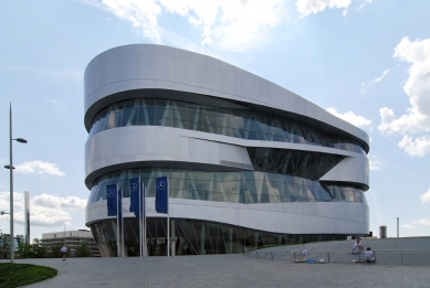 Mercedes Benz Museum - foto: Petr Šmídek, 2011