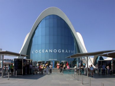 L'Oceanogràfic - vstupní objekt a restaurace - foto: Petr Šmídek, 2006