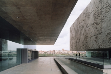 Kongresový a výstavní palác Mérida - foto: Roland Halbe